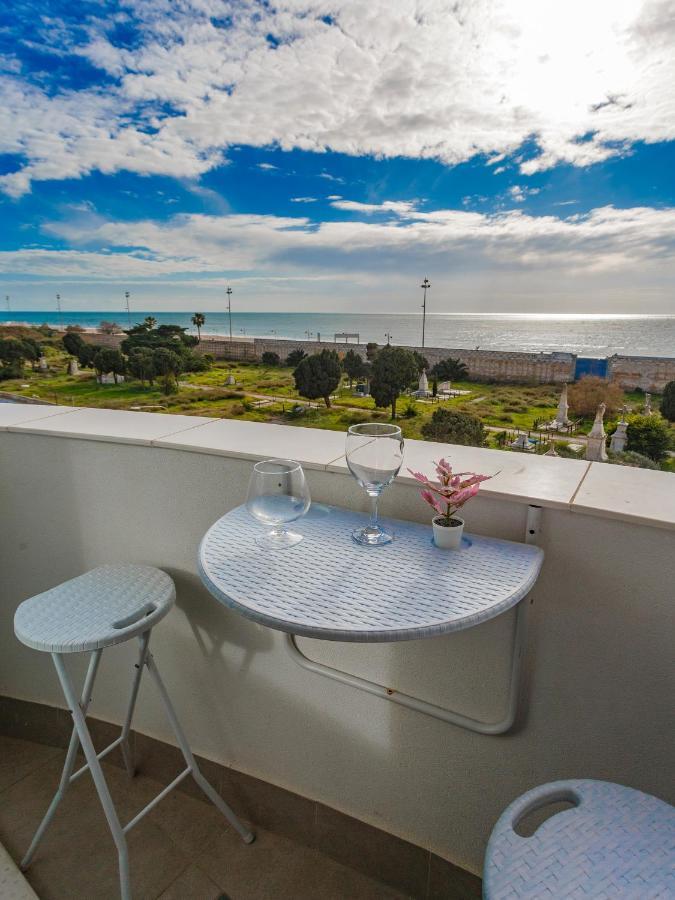 Poseidon Beach Apartment & Parking By Cadiz4Rentals ภายนอก รูปภาพ